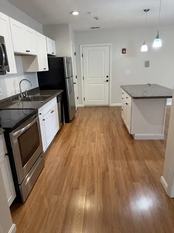 $2,100 | 576 South Avenue, Unit 6, Whitman, MA 02382