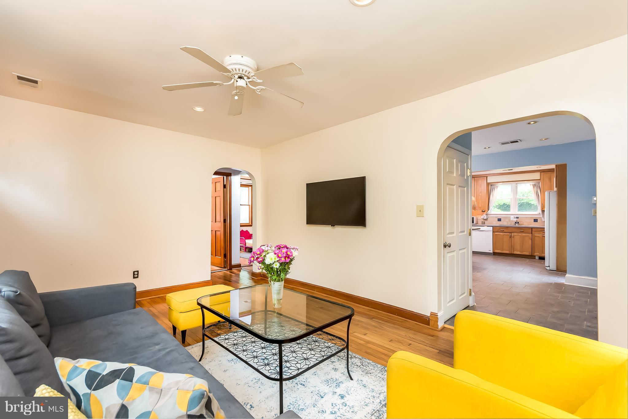 4920 Braddock Road Temple Hills, MD 20748 - Photo 7 of 25 Living Room