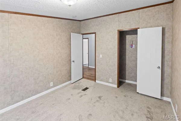 $375,000 | 9345 Schaller Road, Lenzburg, IL 62255