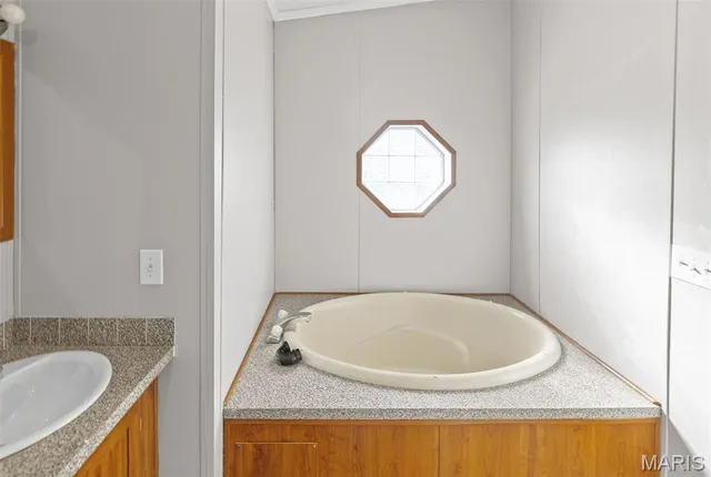 $419,000 | 9345 Schaller Road, Lenzburg, IL 62255