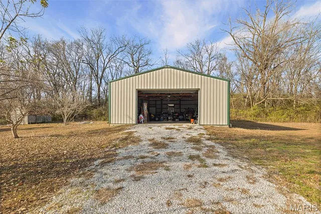 $419,000 | 9345 Schaller Road, Lenzburg, IL 62255