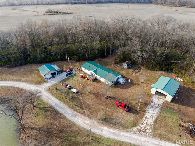 $419,000 | 9345 Schaller Road, Lenzburg, IL 62255