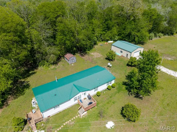 $375,000 | 9345 Schaller Road, Lenzburg, IL 62255