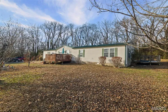 $400,000 | 9345 Schaller Road, Lenzburg, IL 62255