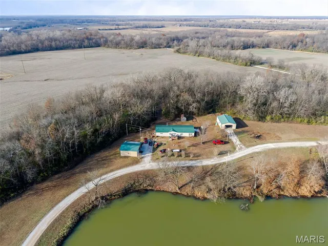 $419,000 | 9345 Schaller Road, Lenzburg, IL 62255