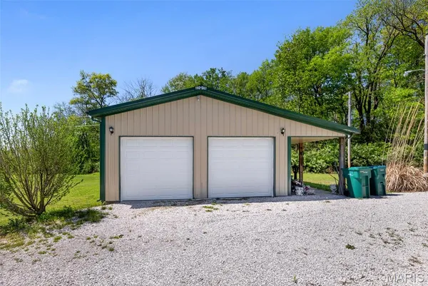 $375,000 | 9345 Schaller Road, Lenzburg, IL 62255