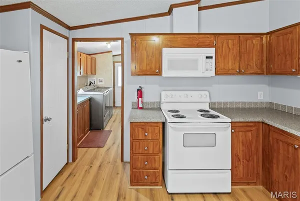 $390,000 | 9345 Schaller Road, Lenzburg, IL 62255