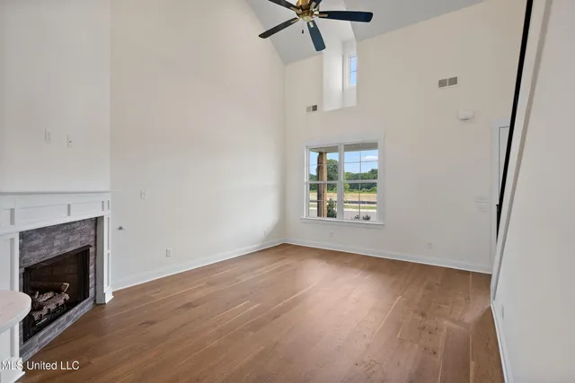 $384,900 | 622 Bolivar Drive, Nesbit, MS 38651