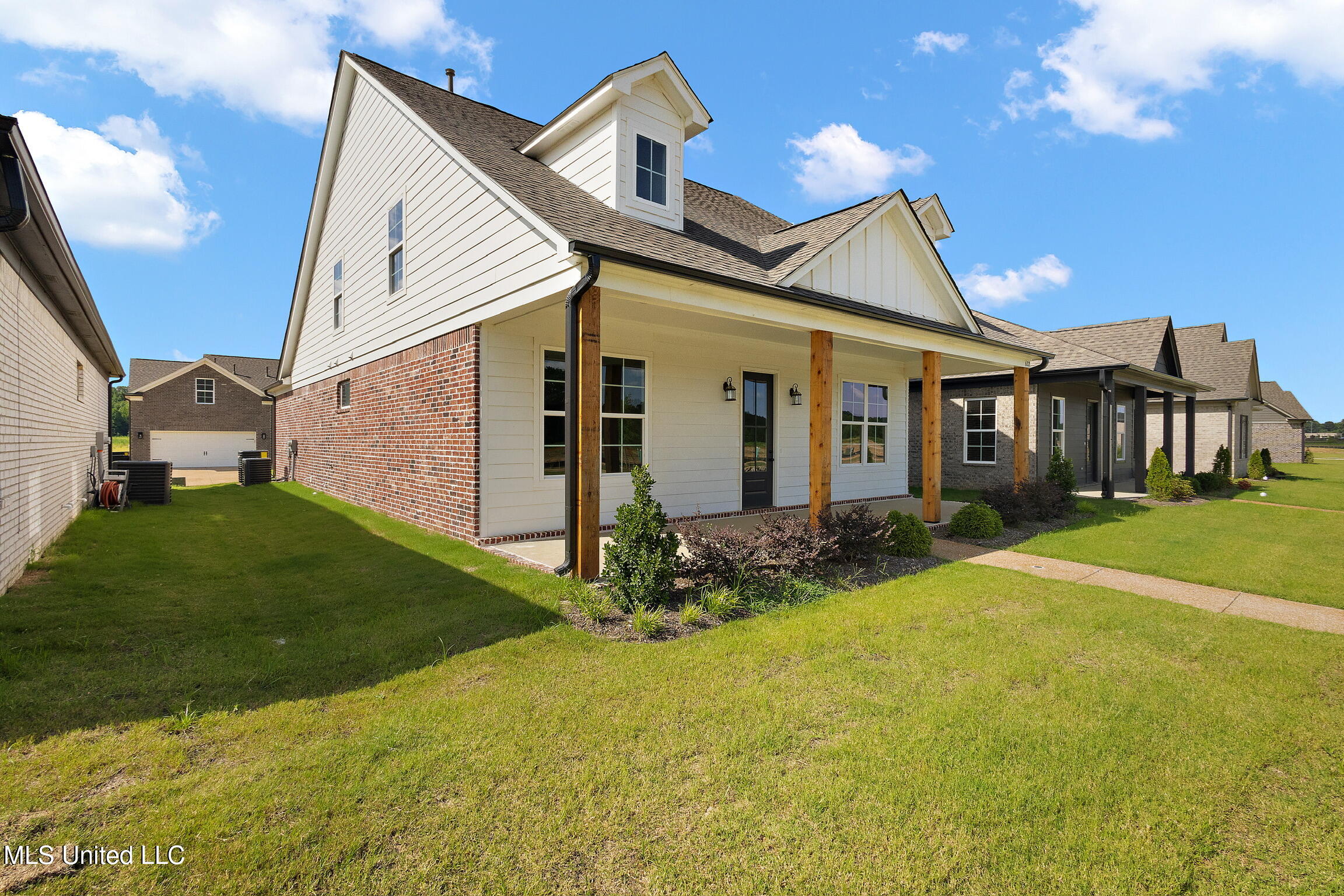 622 Bolivar Drive Nesbit, MS 38651 - Photo 2 of 31 Apple