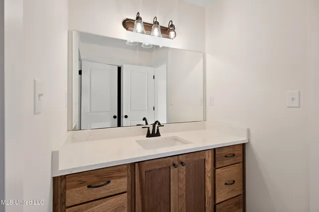 $384,900 | 622 Bolivar Drive, Nesbit, MS 38651