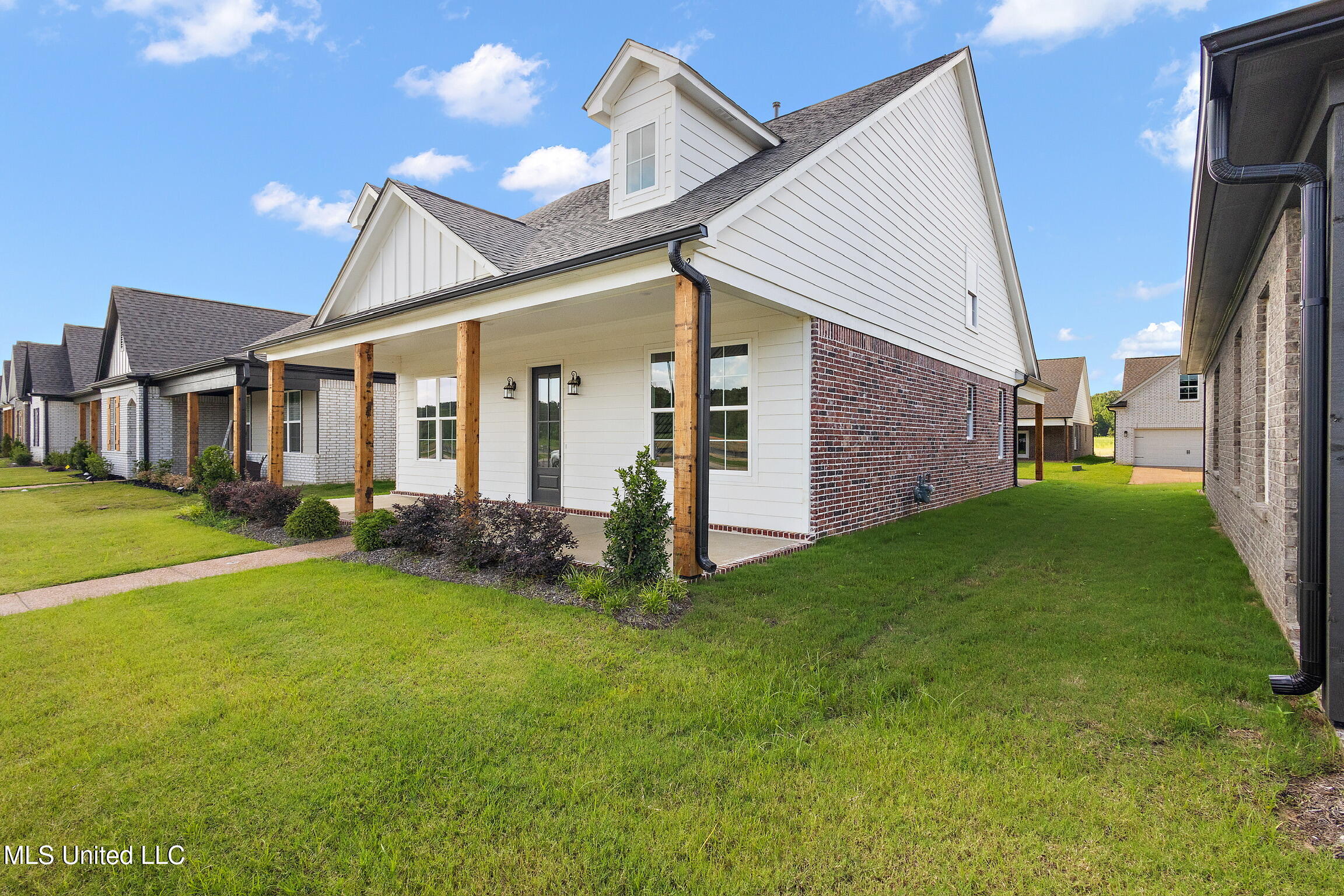 622 Bolivar Drive Nesbit, MS 38651 - Photo 3 of 31 Apple