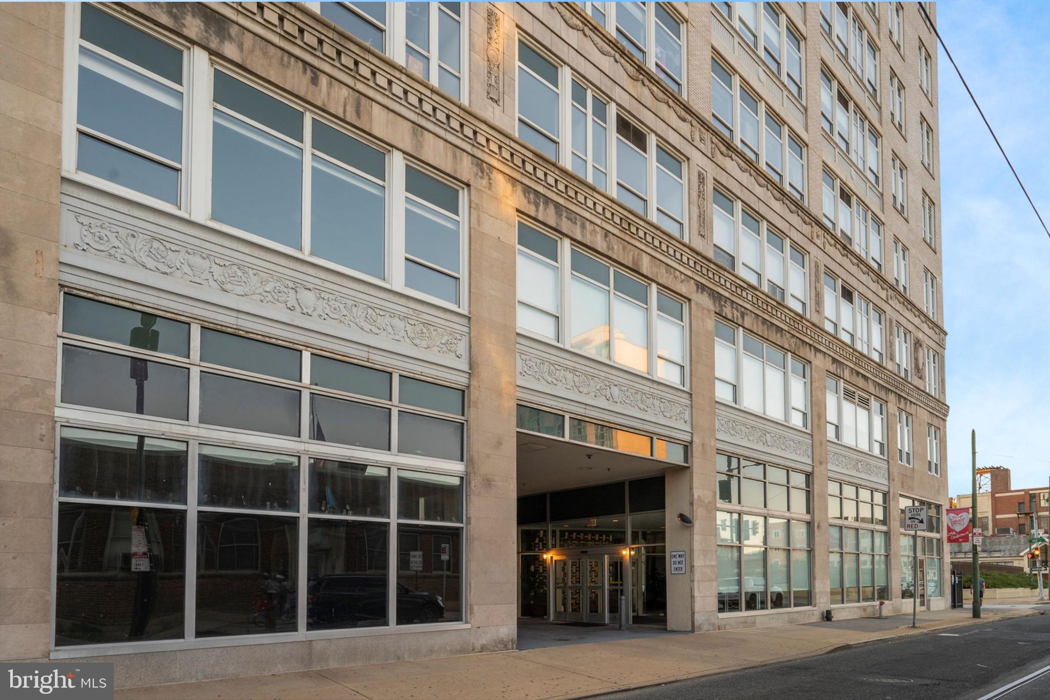 1100 Vine Street, Unit P211 Philadelphia, PA 19107 - Photo 2 of 20 a front view of a building