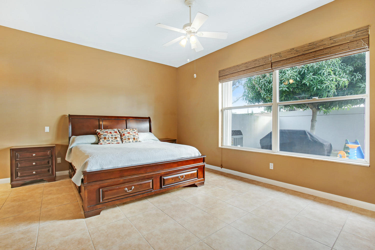 196 Hampton Place Jupiter, FL 33458 - Photo 11 of 22 196 Hampton Pl Jupiter FL-large-011-10-M