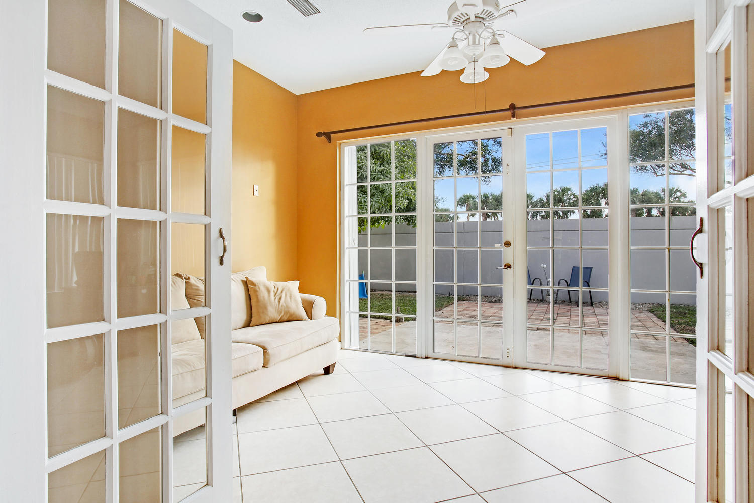 196 Hampton Place Jupiter, FL 33458 - Photo 6 of 22 196 Hampton Pl Jupiter FL-large-006-8-Li