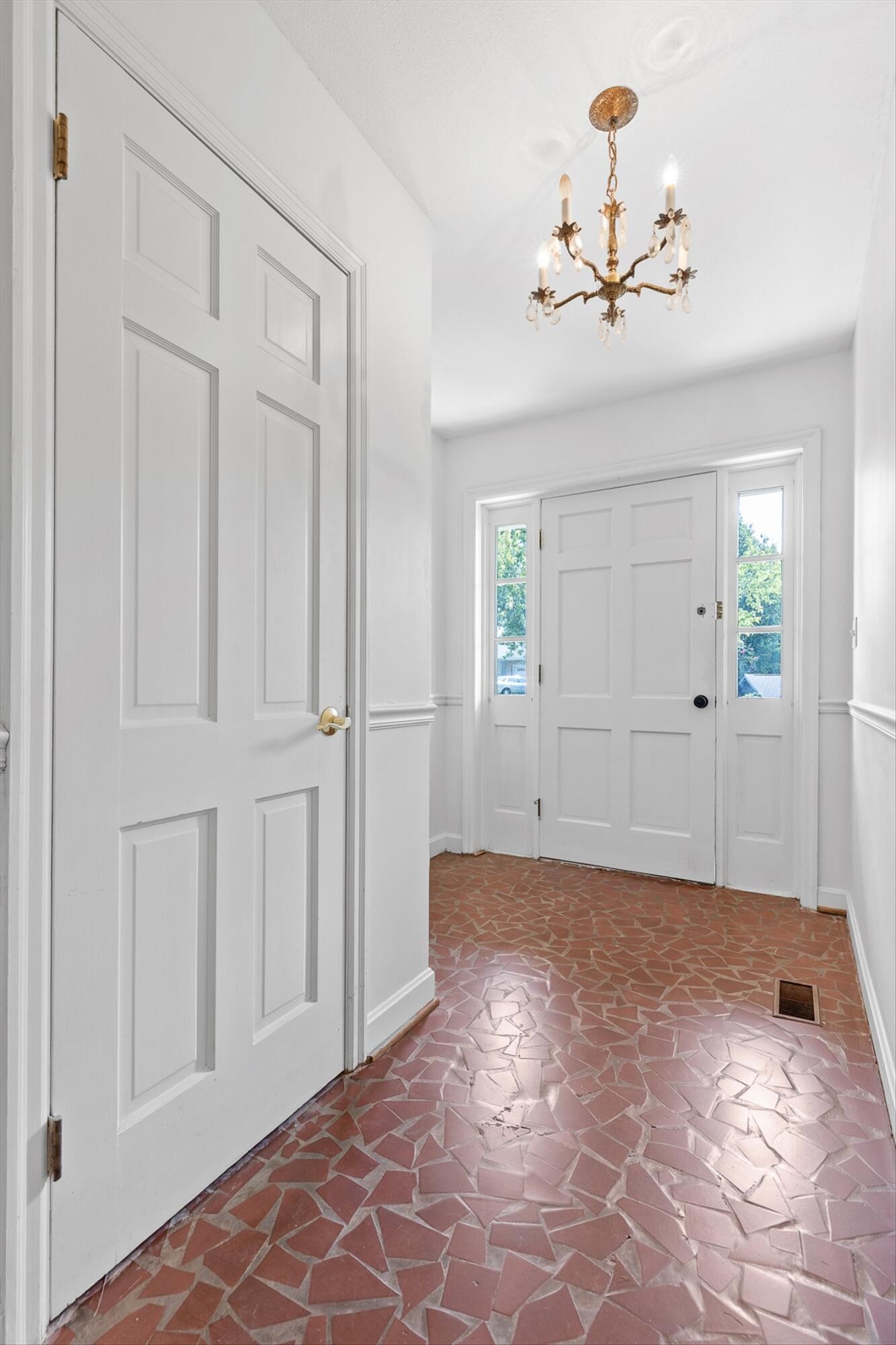 4607 Cloverdale Loop Hixson, TN 37343 - Photo 5 of 33