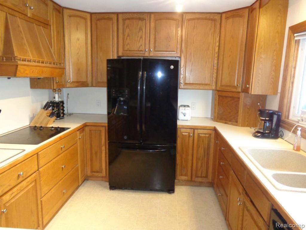 49275 Hanford Road Canton, MI 48187 - Photo 7 of 28 Lovely updated Kitchen