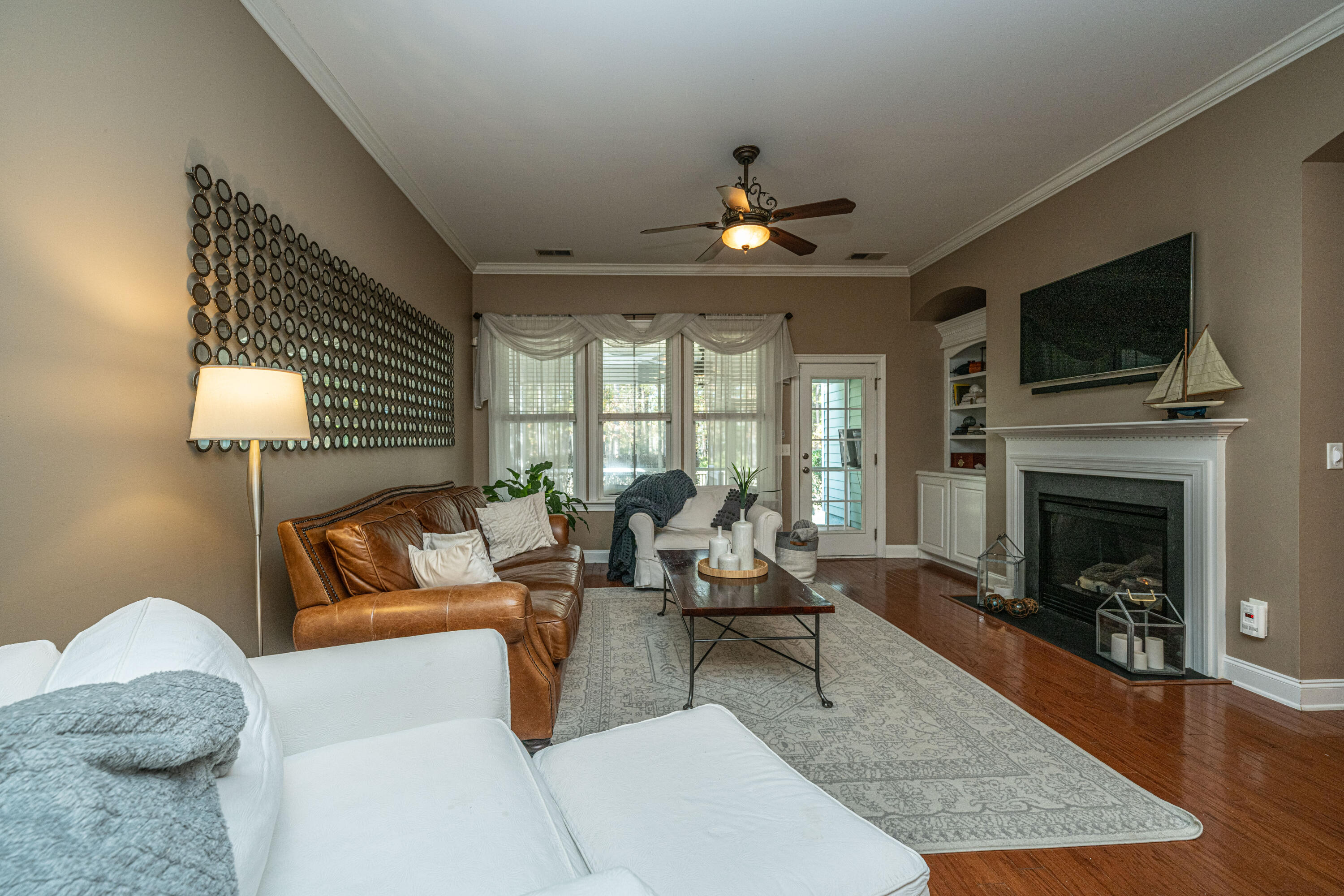 1852 Hall Point Road Mount Pleasant, SC 29466 - Photo 16 of 57 Living
