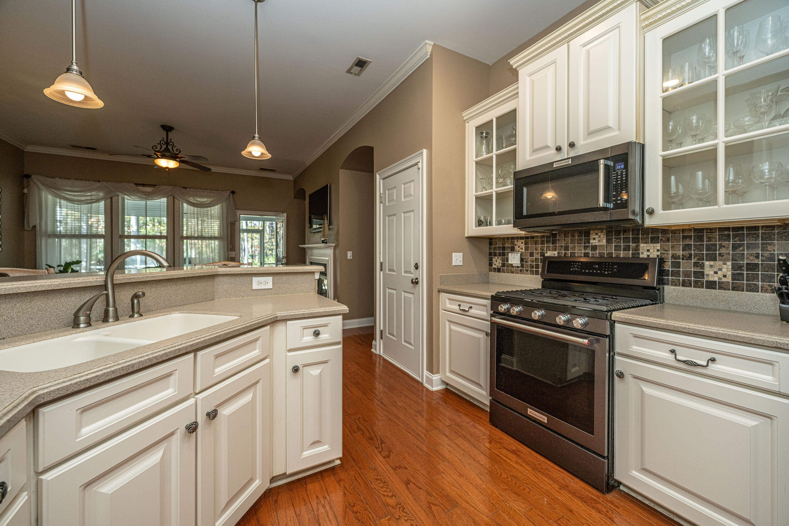 1852 Hall Point Road Mount Pleasant, SC 29466 - Photo 18 of 57 Kitchen