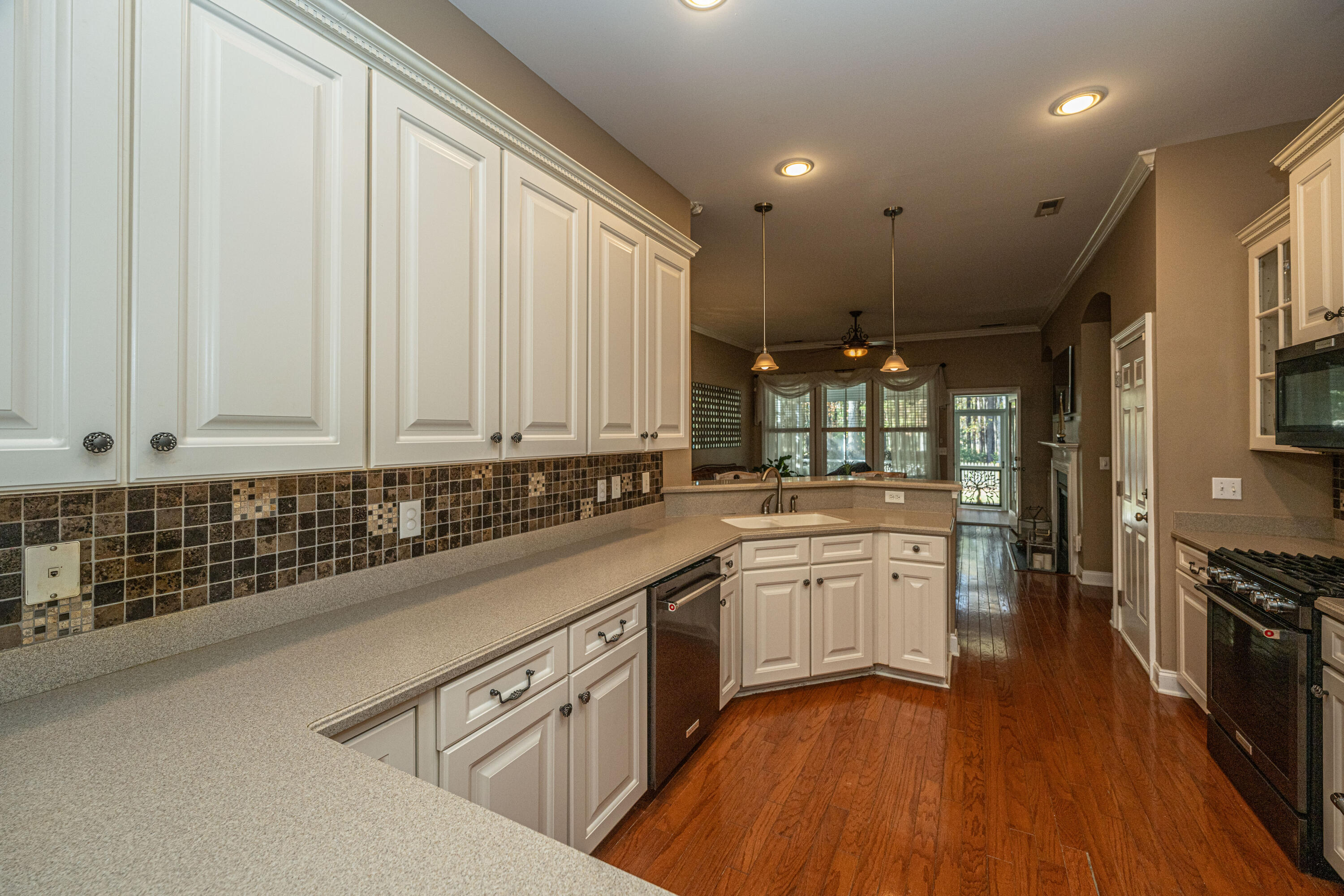1852 Hall Point Road Mount Pleasant, SC 29466 - Photo 20 of 57 kitchen