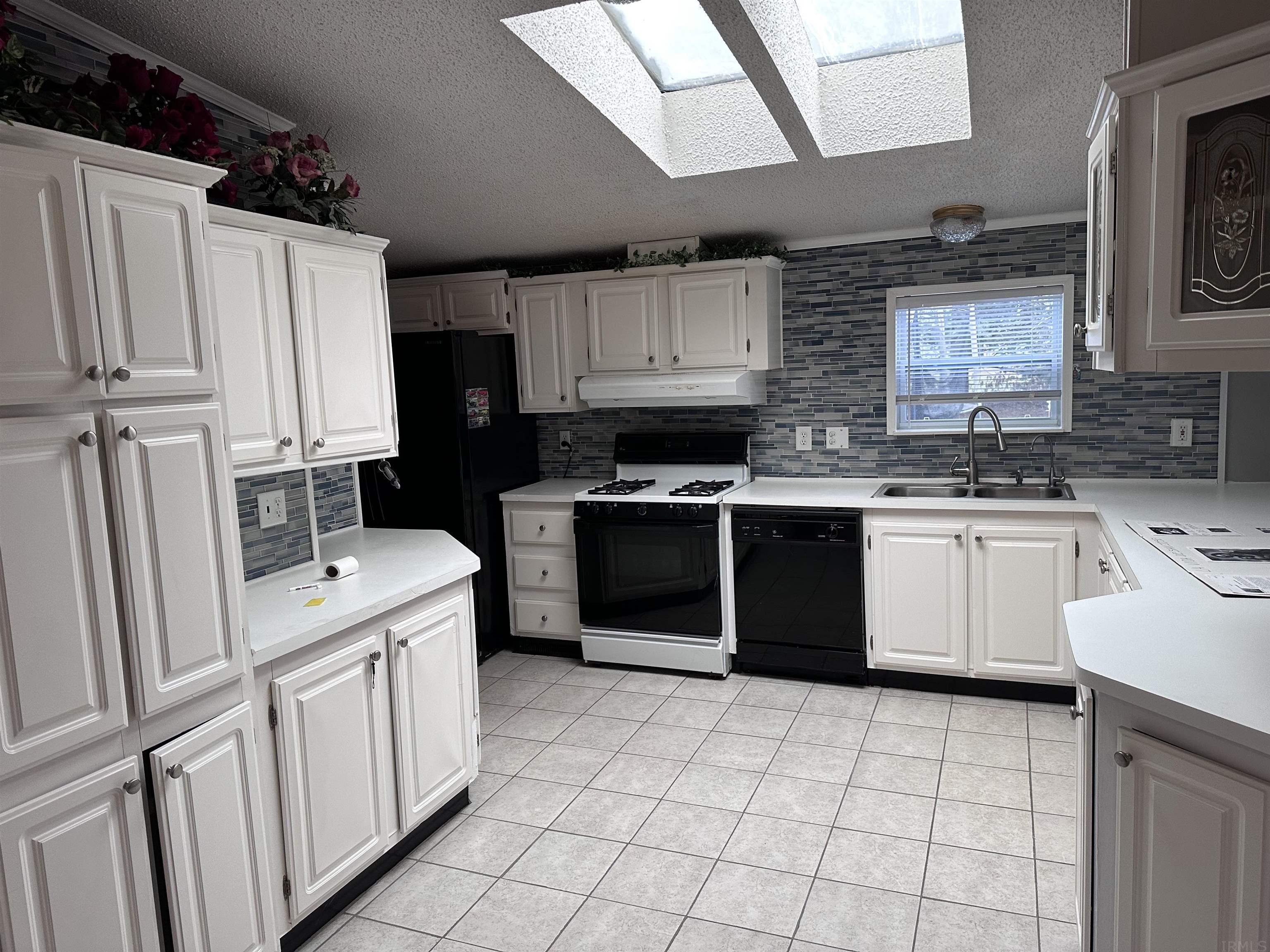 909 Georgia Road Goshen, IN 46528 - Photo 2 of 9 Gallery Image 2