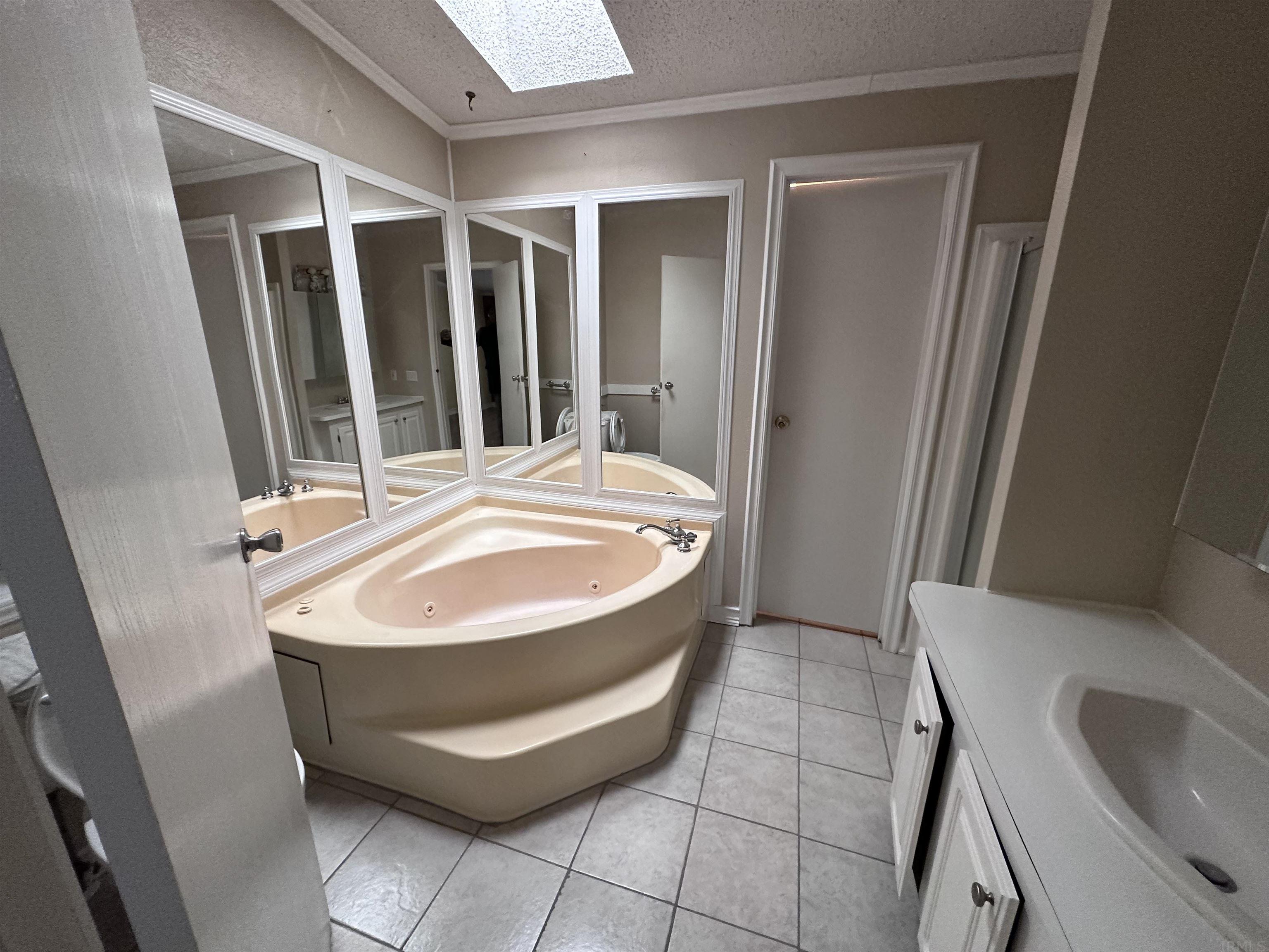 909 Georgia Road Goshen, IN 46528 - Photo 5 of 9 Gallery Image 5