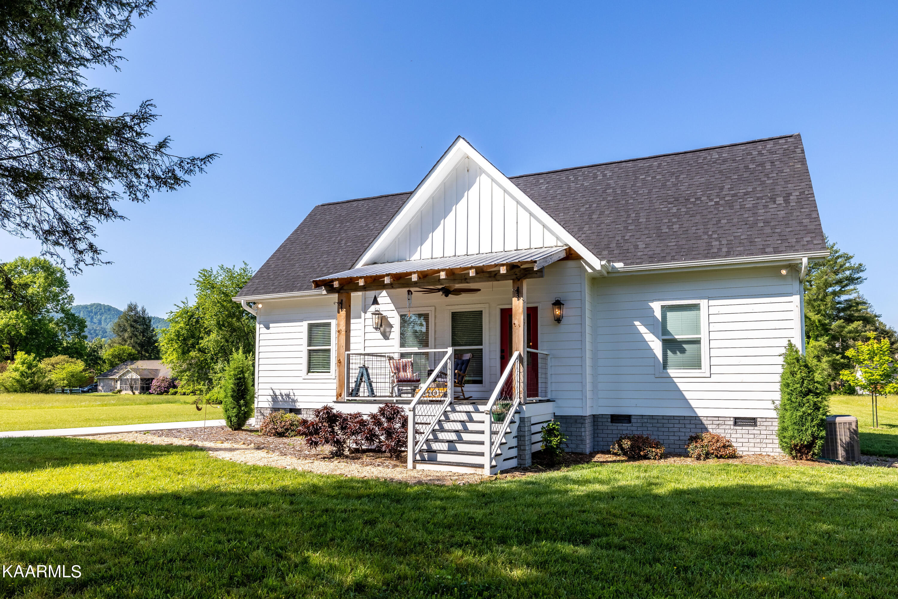 310 Sandy Lane Townsend, TN 37882 - Photo 2 of 50 310Sandyln-3