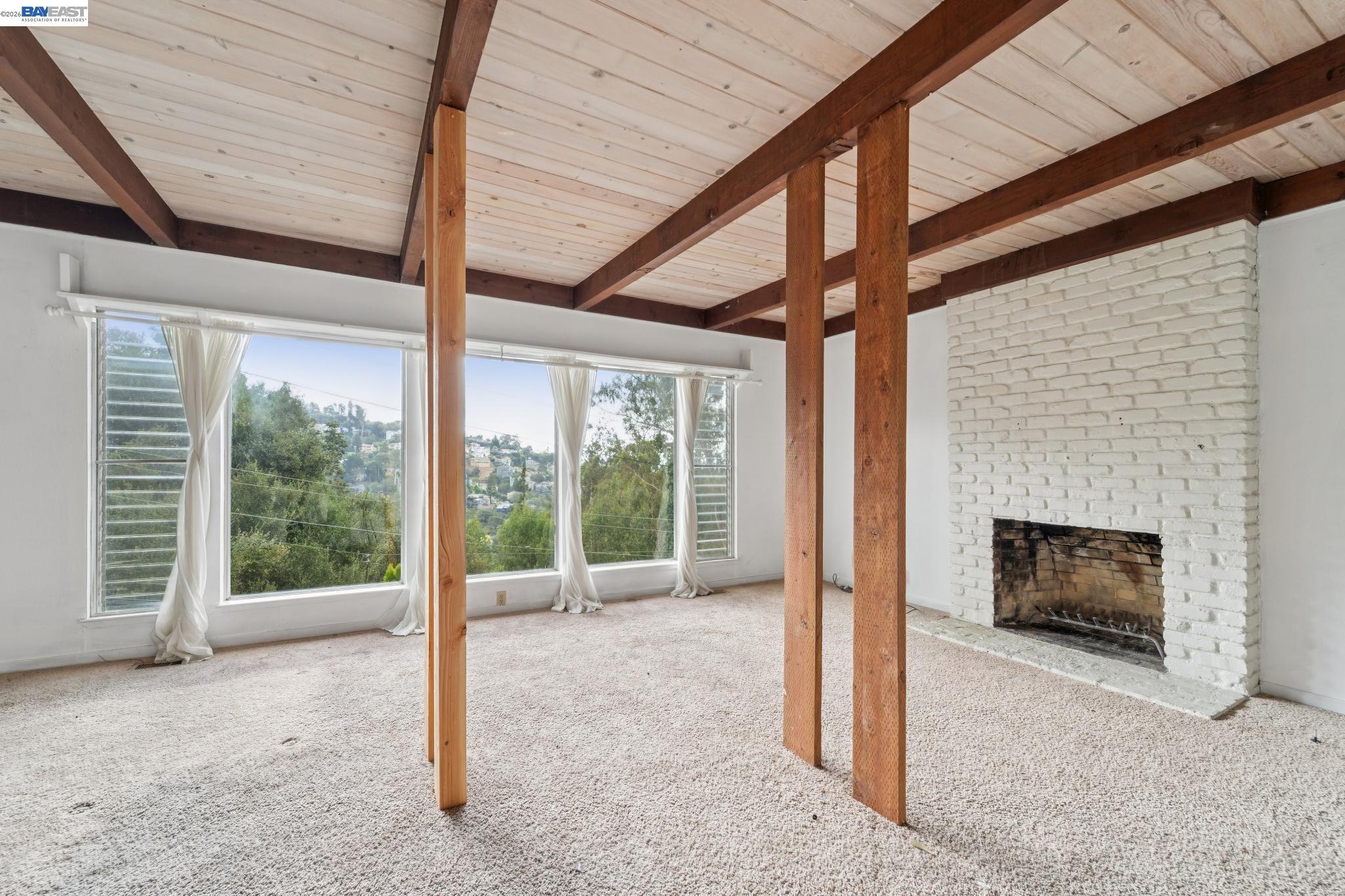 6151 Valley View Road Oakland, CA 94611 - Photo 11 of 37 Gallery Image 11