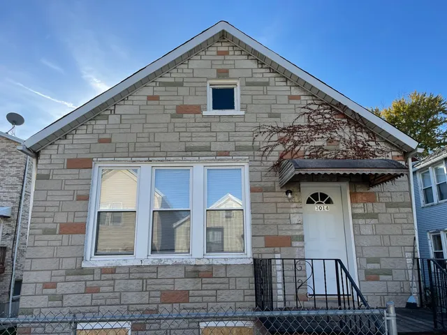 $1,700 | 3029 South Keeley Street, Unit B, Chicago, IL 60608