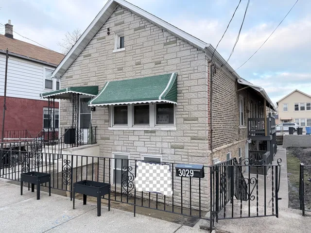 $1,700 | 3029 South Keeley Street, Unit B, Chicago, IL 60608