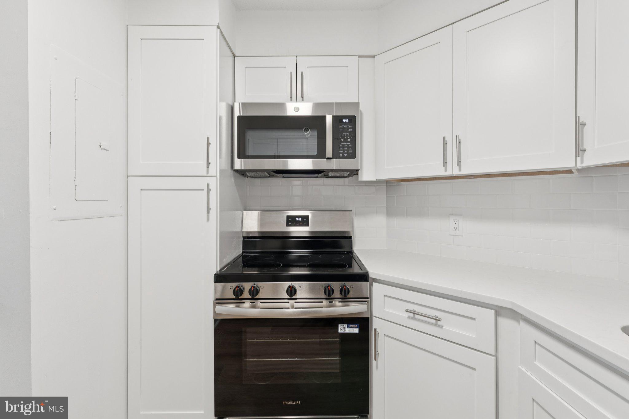 2020 Walnut Street, Unit 8J Philadelphia, PA 19103 - Photo 4 of 24