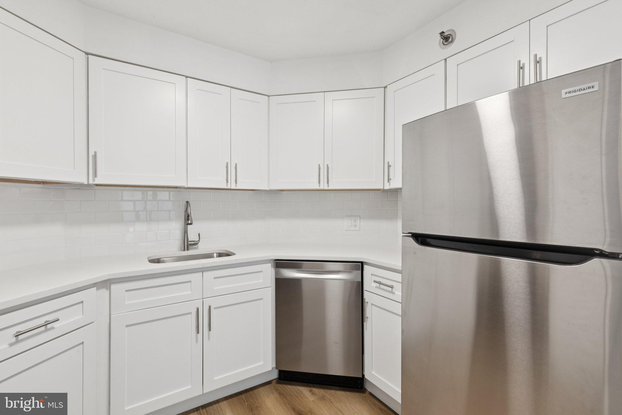 2020 Walnut Street, Unit 8J Philadelphia, PA 19103 - Photo 5 of 24