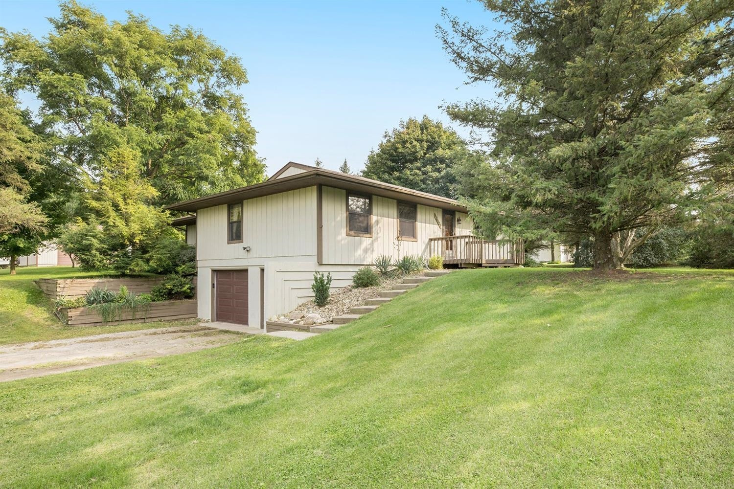 6725 Lingane Road Chelsea, MI 48118 - Photo 2 of 43 Photo 2