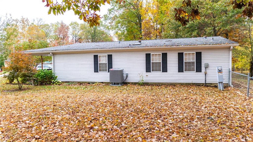 199 Lazy River Road Cloverdale, IN 46120 - Photo 7 of 46 Gallery Image 7