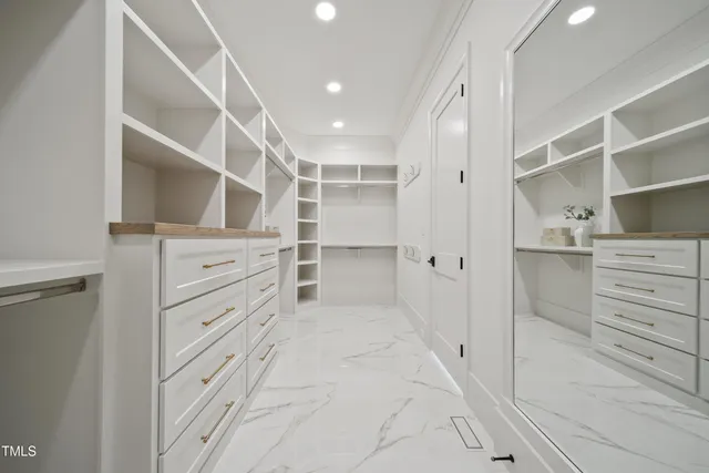 a view of walk in closet