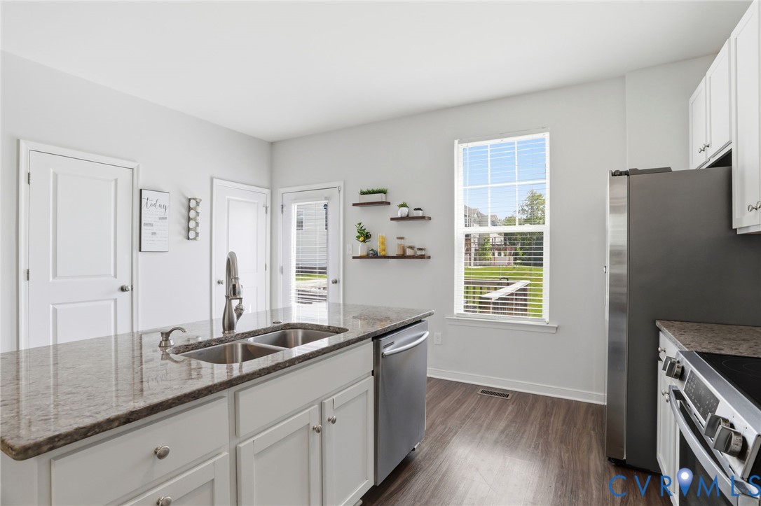 12337 Haydon Place Midlothian, VA 23113 - Photo 12 of 48