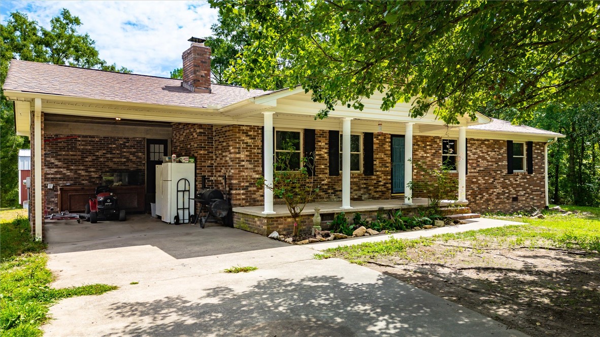 124 Wiley Road Greenwood, SC 29649 - Photo 3 of 39 Gallery Image 3