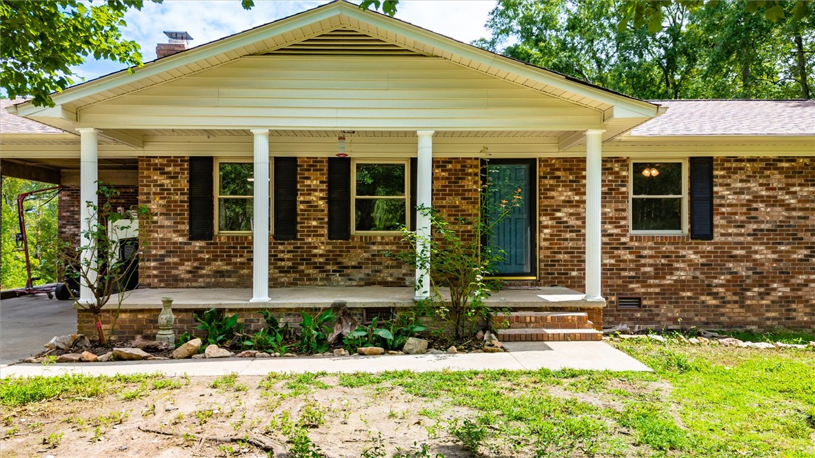 124 Wiley Road Greenwood, SC 29649 - Photo 4 of 39 Gallery Image 4
