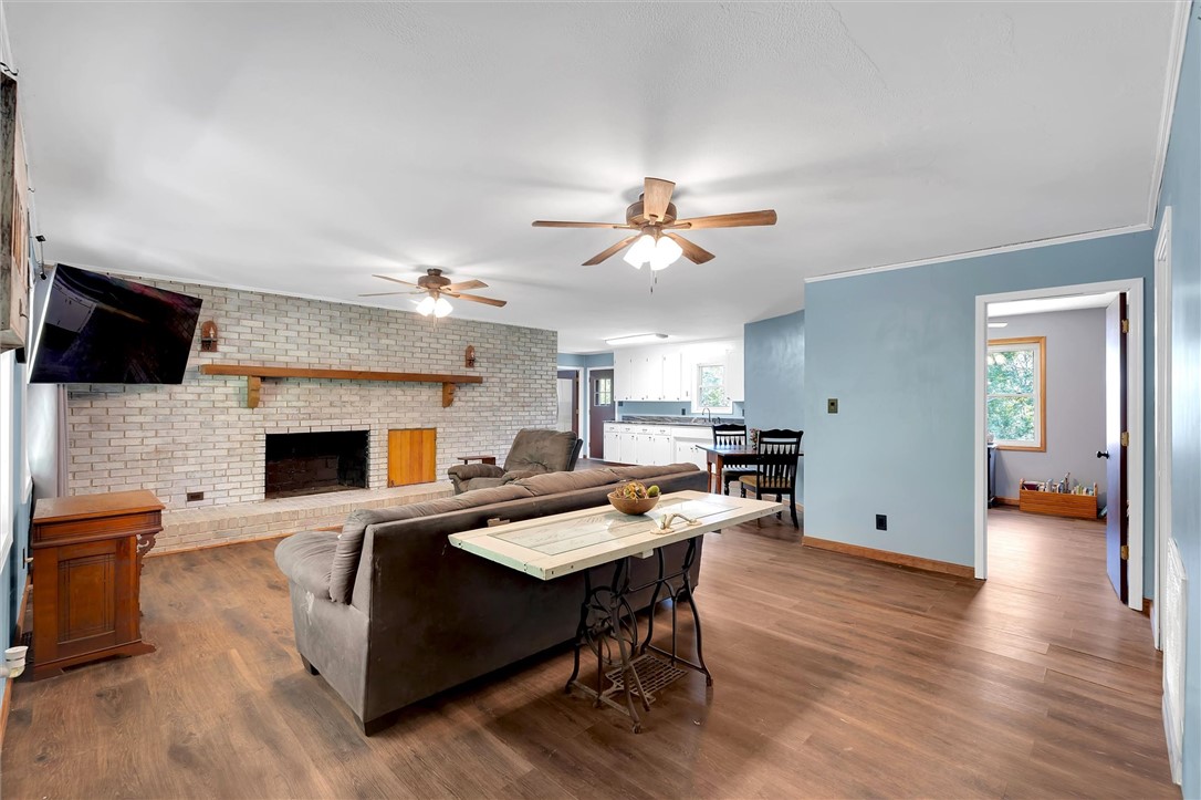 124 Wiley Road Greenwood, SC 29649 - Photo 5 of 39 Gallery Image 5