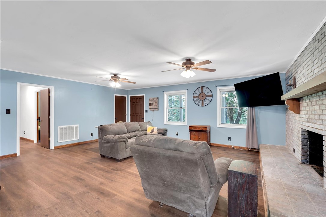 124 Wiley Road Greenwood, SC 29649 - Photo 7 of 39 Gallery Image 7