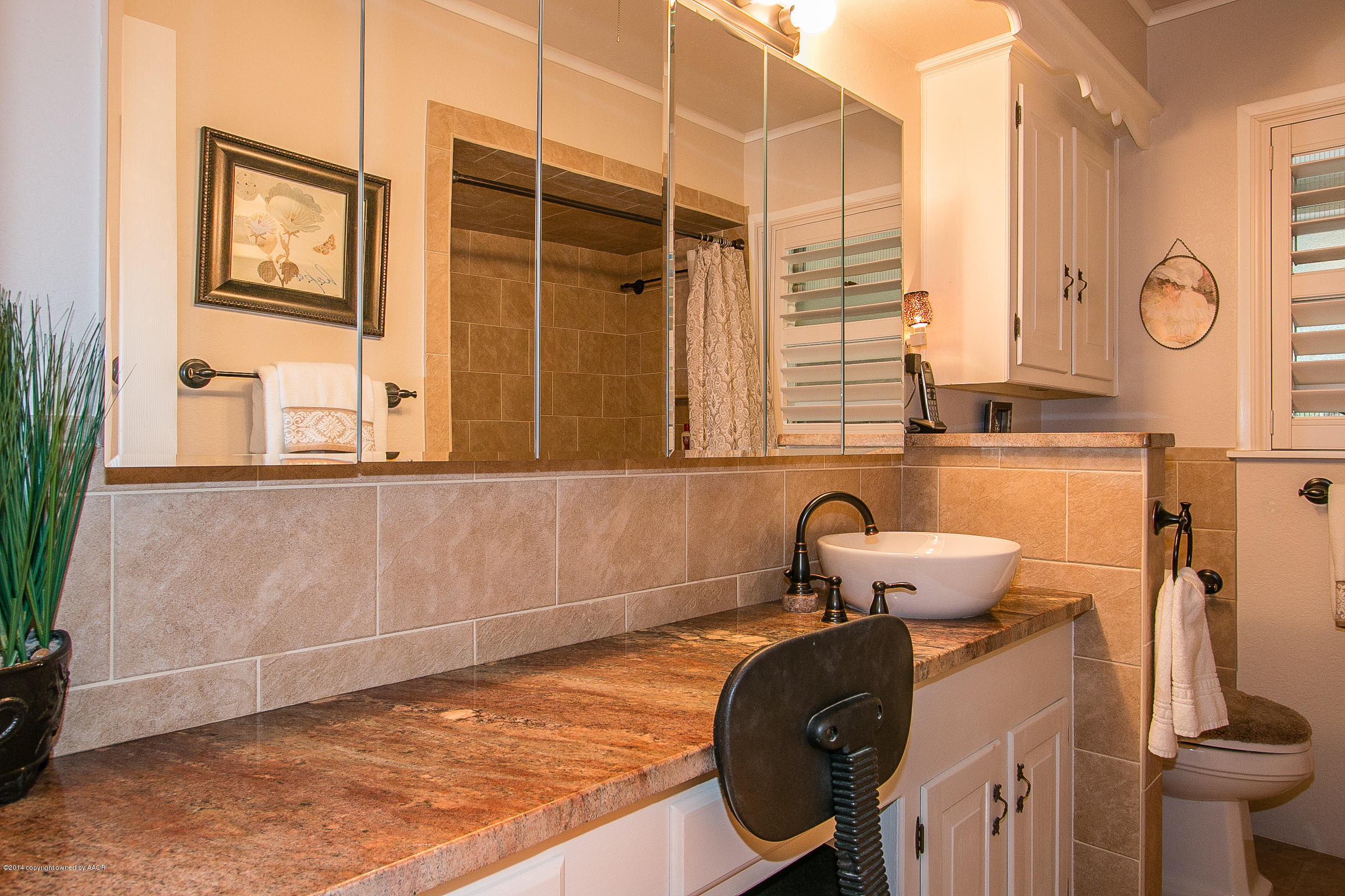 5306 Randolph Road Amarillo, TX 79106 - Photo 13 of 28 015_Bathroom 2