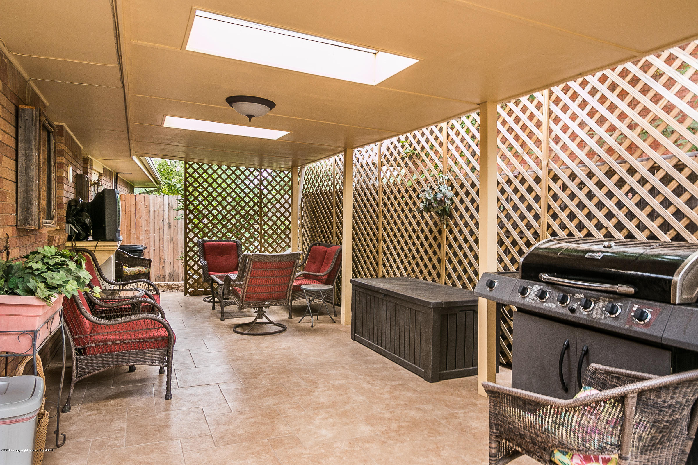 5306 Randolph Road Amarillo, TX 79106 - Photo 19 of 28 021_Side Patio