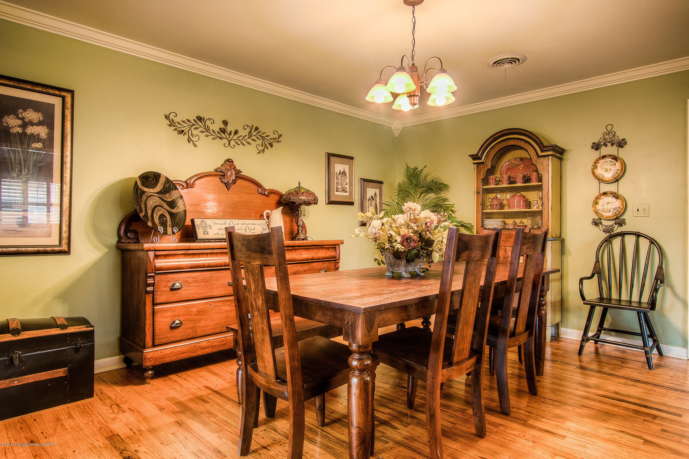 5306 Randolph Road Amarillo, TX 79106 - Photo 4 of 28 006_Dining Room