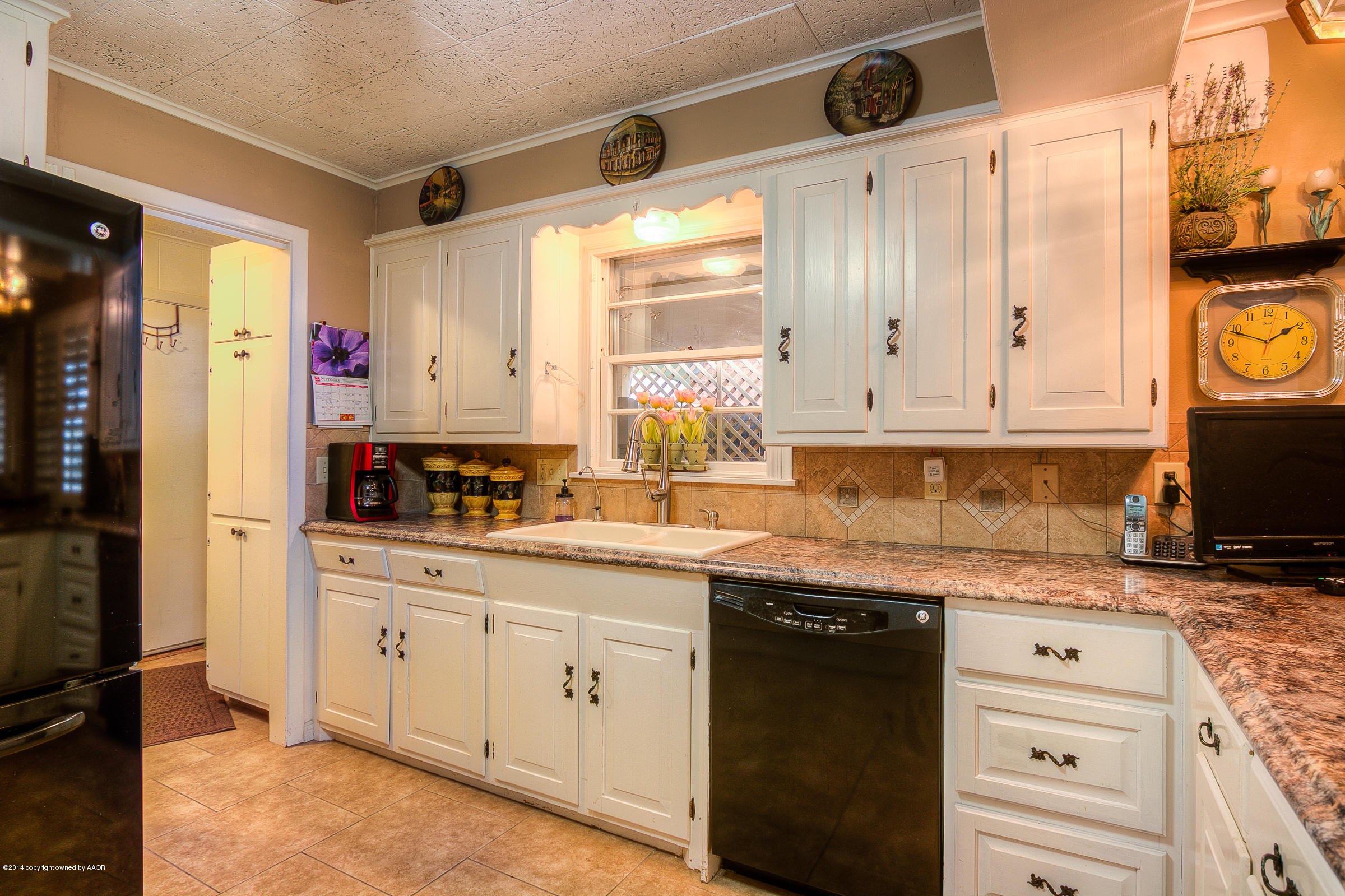 5306 Randolph Road Amarillo, TX 79106 - Photo 6 of 28 009_Kitchen 1