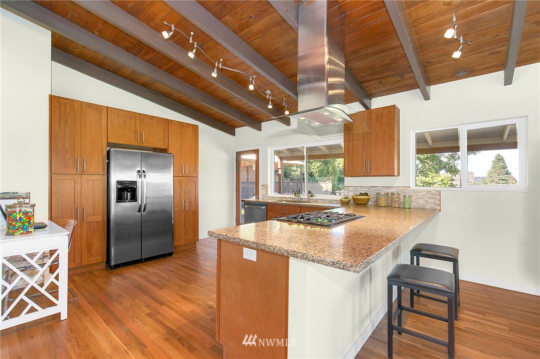 500 Northwest 4th Place Renton, WA 98057 - Photo 4 of 25