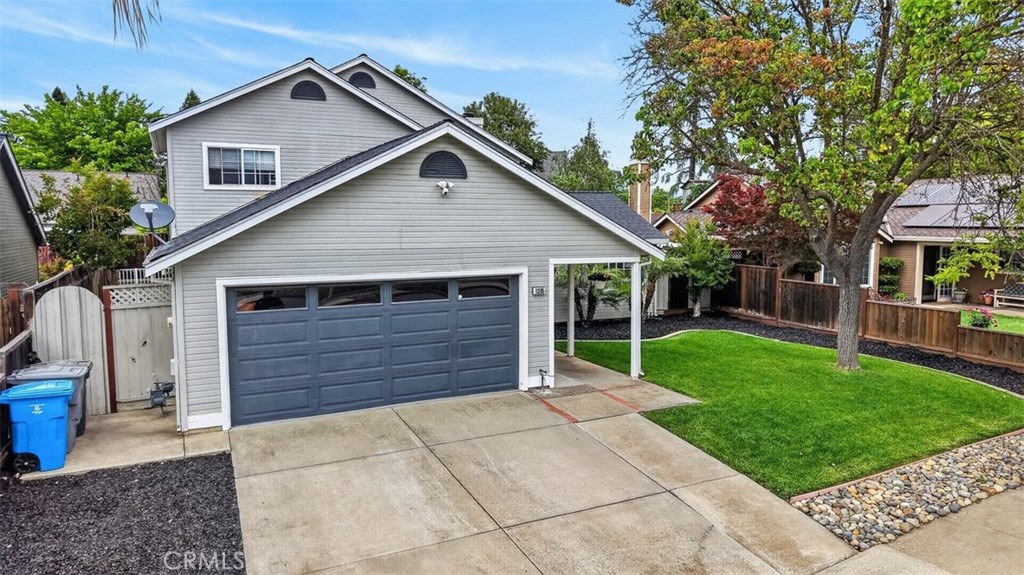 1395 3rd Street Gilroy, CA 95020 - Photo 10 of 39 Driveway