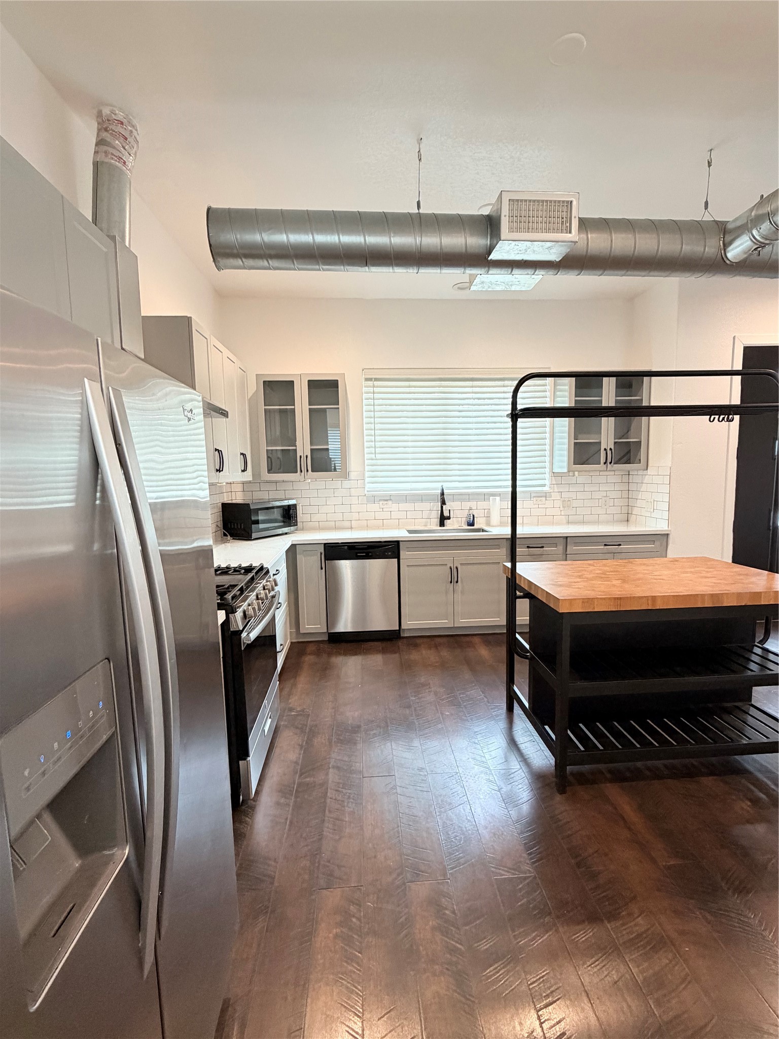 202 North York Street Houston, TX 77003 - Photo 5 of 17