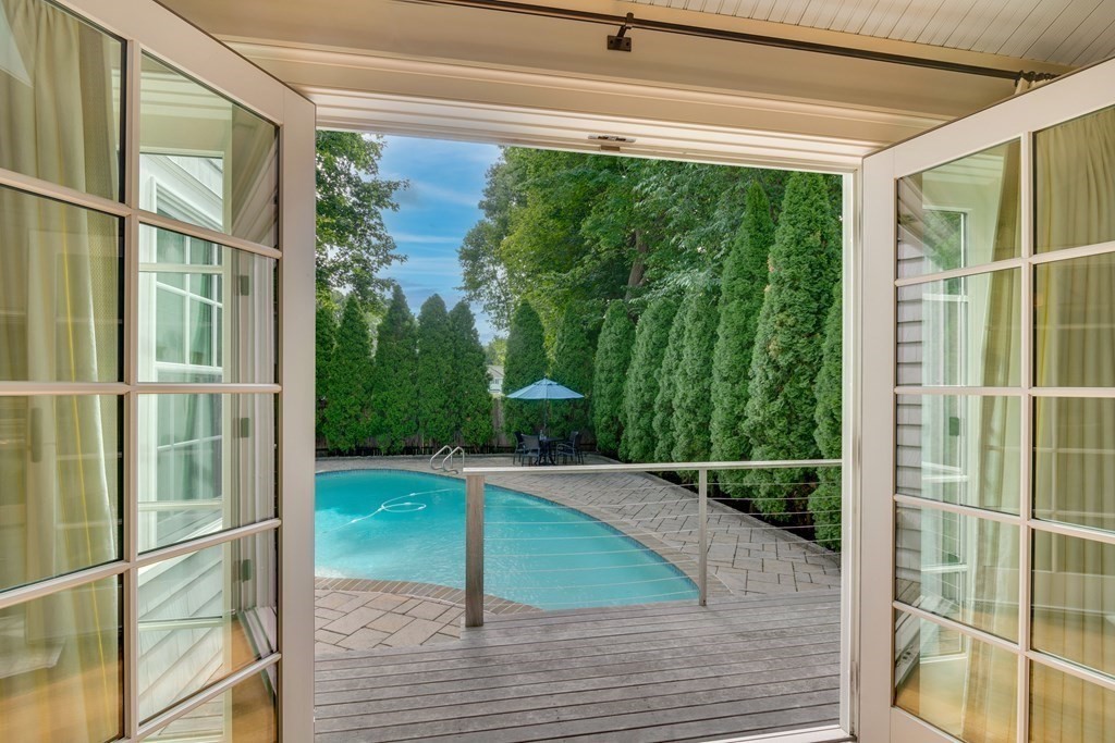 184 North Street Stoneham, MA 02180 - Photo 12 of 31