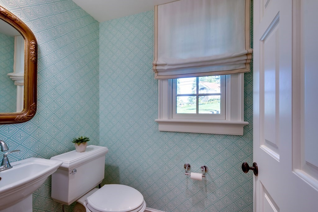 184 North Street Stoneham, MA 02180 - Photo 17 of 31
