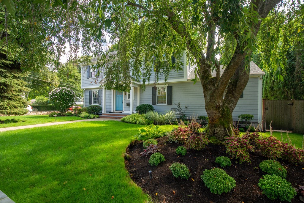 184 North Street Stoneham, MA 02180 - Photo 2 of 31