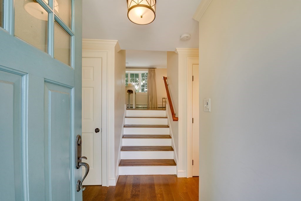 184 North Street Stoneham, MA 02180 - Photo 3 of 31